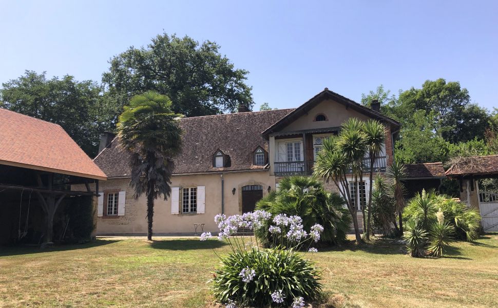 Une Maison de Maître singulière offrant une opportunité de restauration exceptionnelle !